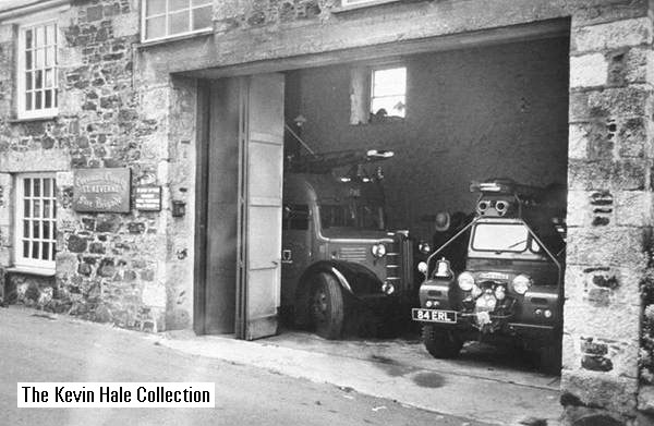 84 ERL - 1959 Austin Gipsy SWB L4P - Picture taken at St Keverne Fire Station. Source unknown.