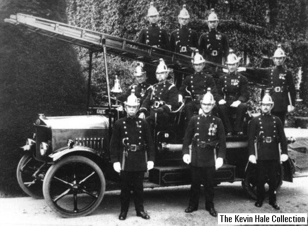 RL 8123 - Dennis pump - Saltash fire brigade with crew